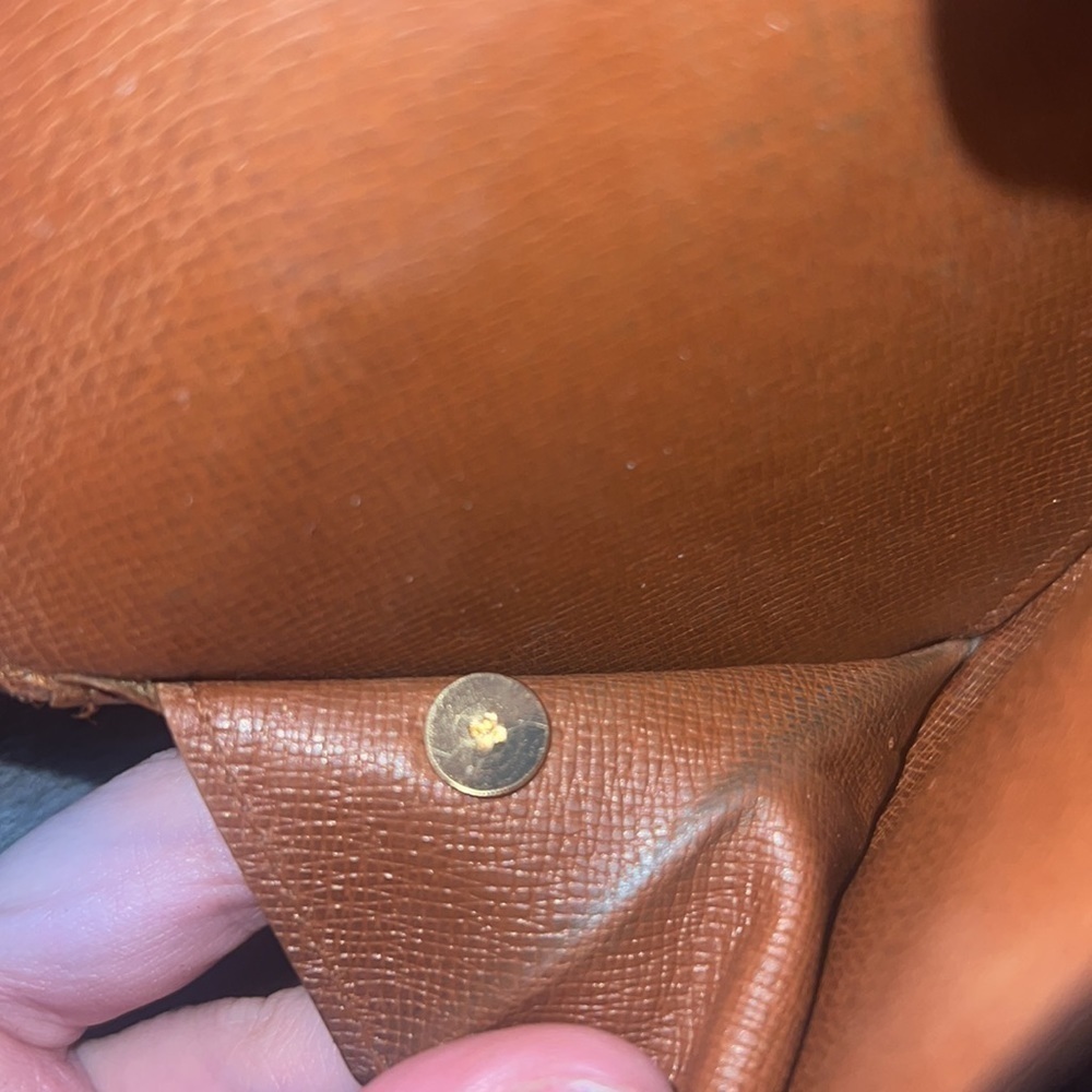 Louis Vuitton Elise Trifold Wallet transformed into 4 way bag! - Picture 9 of 12